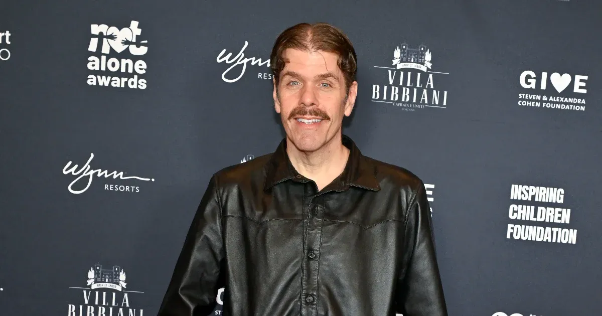 Súlyos állapotban Perez Hilton: Kórházba került önkárosító közvetítés után Súlyos állapotban Perez Hilton: Kórházba került önkárosító közvetítés után