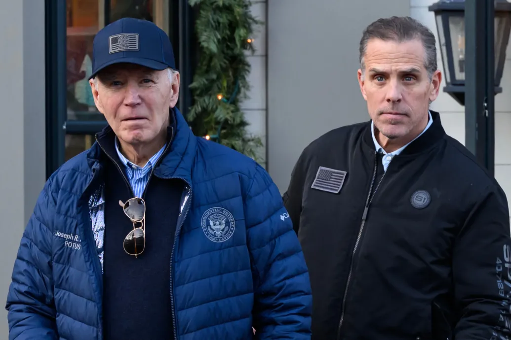 Súlyos fájdalmai vannak Joe Bidennek, rákbetegsége már a csontszöveteket is elérte