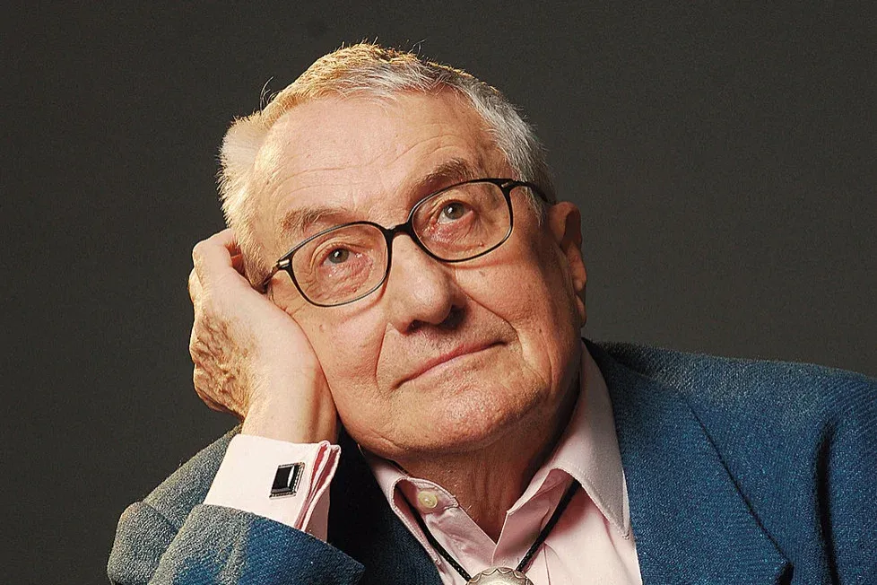 Meghalt Vladimír Páral, A száz százalékos nő szerzője