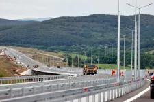 Megnyílik az észak-erdélyi autópálya Magyarzsombor és Vaskapu közötti szakasza