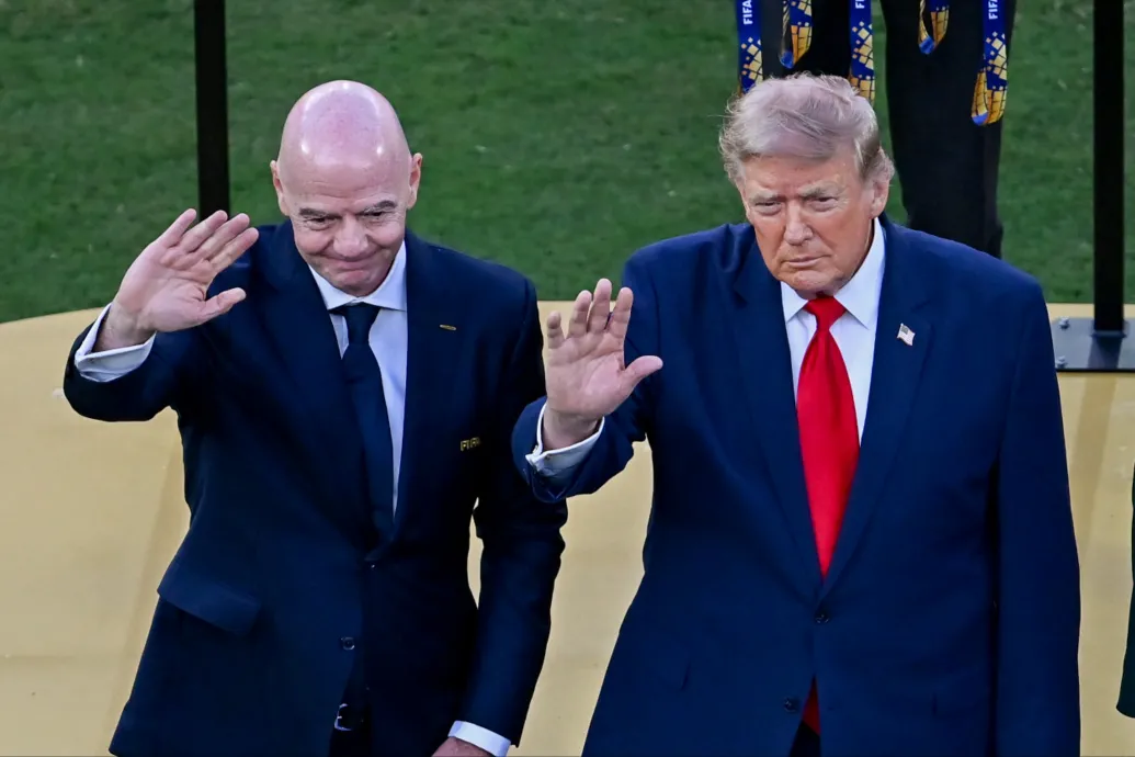 Trump szerint szörnyű hibát követne el a FIFA, ha leváltaná a fantasztikus Infantinót