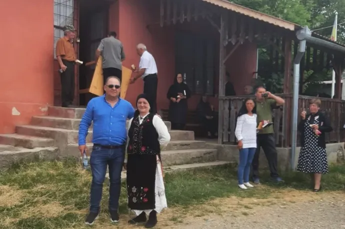 A PressHub elment Récekeresztúrra, ahol a családok szerint a gyerekek a TikTokon látott „fekete mentő” miatt ijedtek meg a valódi mentőautótól