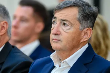 Mészáros Lőrinc áramszolgáltató cégét több mint 500 milliárd forintnyi pályázatból zárja ki a Magyar Fejlesztési Bank