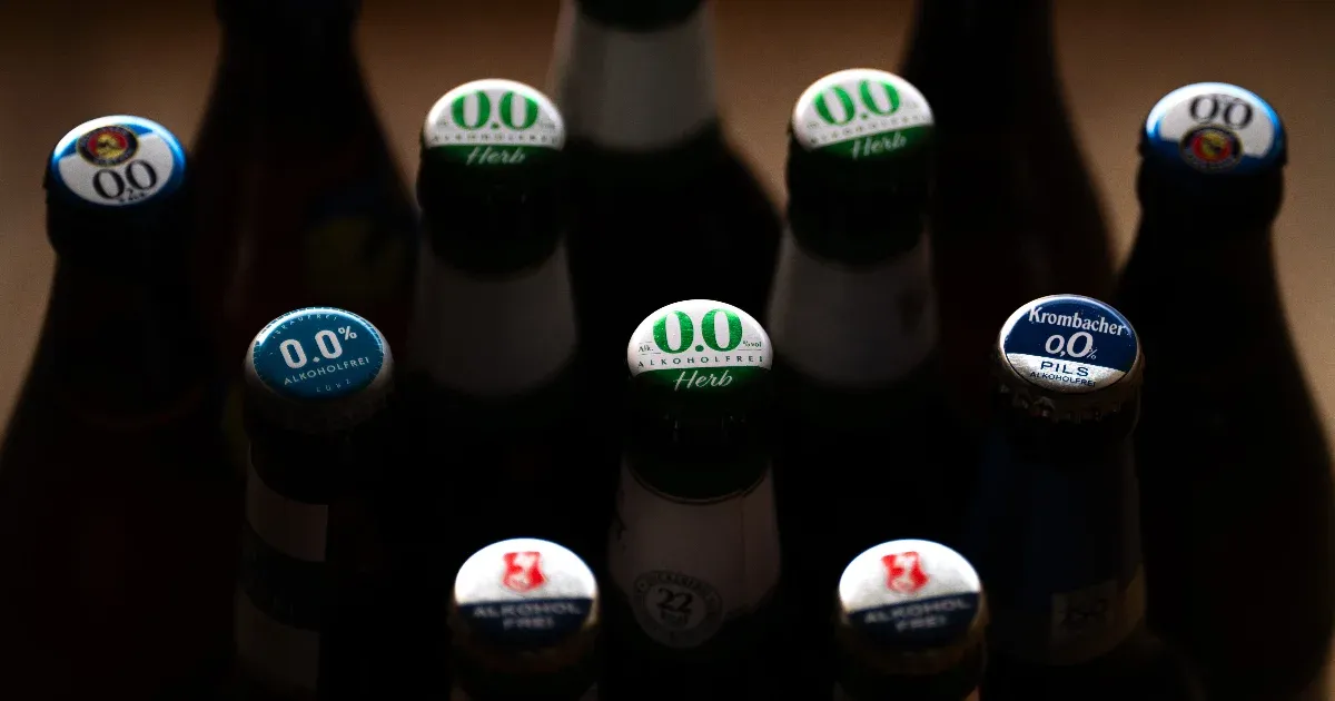 Az alkoholmentes sörök egészségügyi kockázatai: átgondolt választás vagy cukorral töltött üdítő?