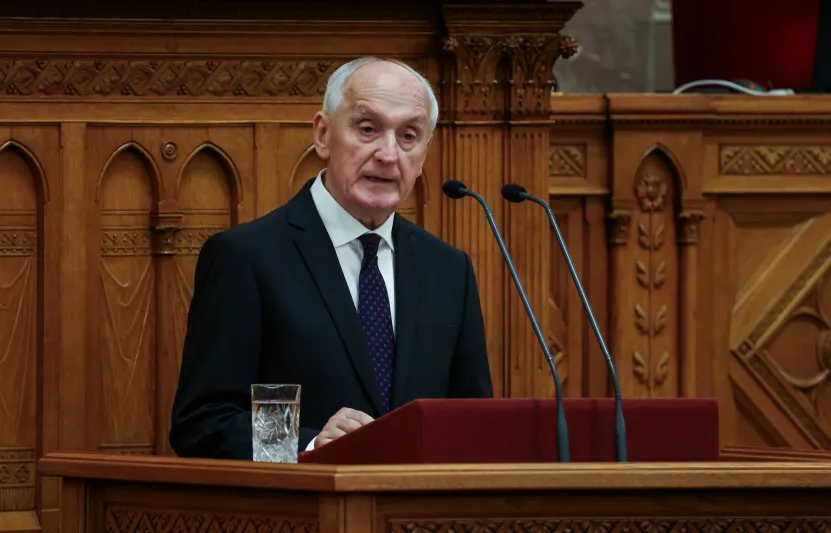 Nem kímélte a NER-t, de az új hatalomnak is üzent Baka András