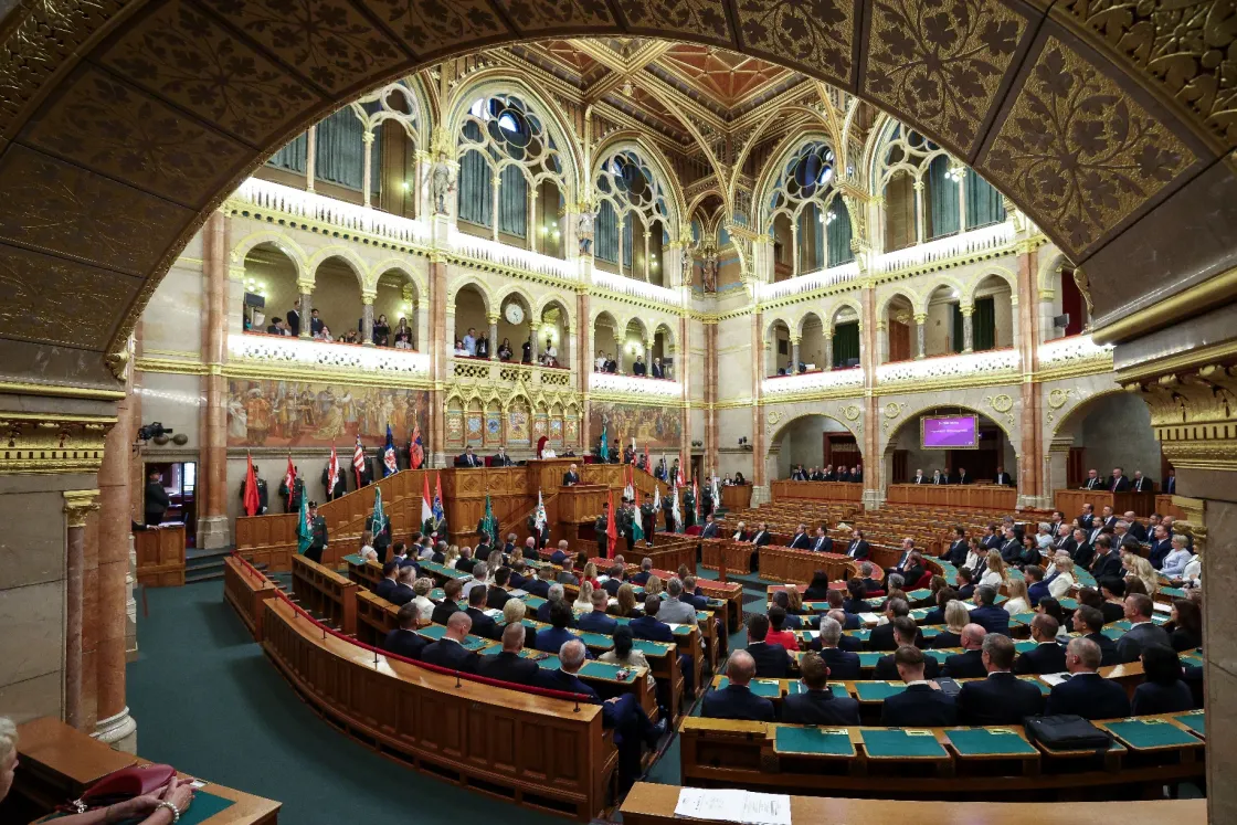 Nem kímélte a NER-t, de az új hatalomnak is üzent Baka András
