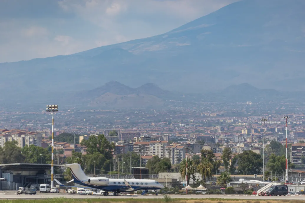 Csütörtökön 16 óráig biztosan zárva marad a cataniai reptér az Etna-kitörések miatt