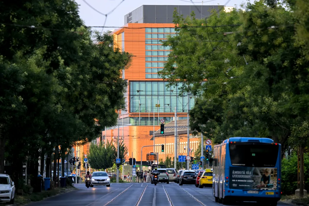 Magasabb fokozatra kapcsolt a gazdaság NER-telenítése, bár vannak még kivételek