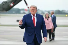 Trump előfizetést indított volna, hogy néhányan előbb lássák a Truth Social posztjait, úgyhogy beperelték