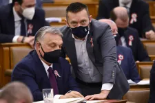 Jogsértő volt Rogánék vakcinainfós propagandája