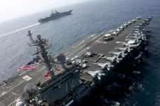 Már 250 napja nem jártak szárazföldön, két tengerész is megpróbált leugrani a USS Abraham Lincolnról