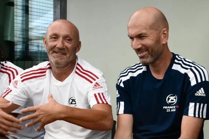 Zinédine Zidane és Fabien Barthez újra egy csapatban, bemutatták a francia futballválogatott új edzői stábját
