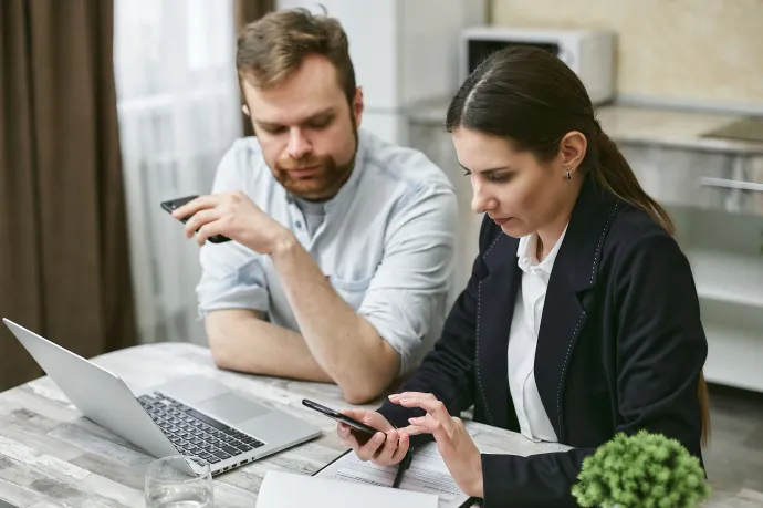Naponta kétezer szerződés: csúcson a személyi kölcsönök