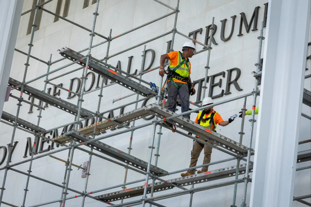 Visszakerül Donald Trump neve a washingtoni Kennedy Center épületére