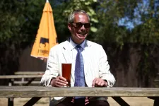 Megnyerte az időközi választást Nigel Farage, több mint kétszer annyi szavazatot kapott, mint a kukafejű űrlény