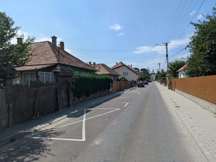 A fenyves utca Kézdivásárhelyen – Fotó: Az egyik érintett lakó képei