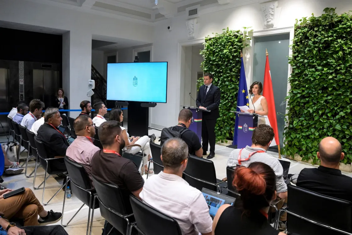Vitézy szerint Lázárék háromszoros túlárazással adták oda Mészároséknak az M6-os autópálya egyik szakaszát
