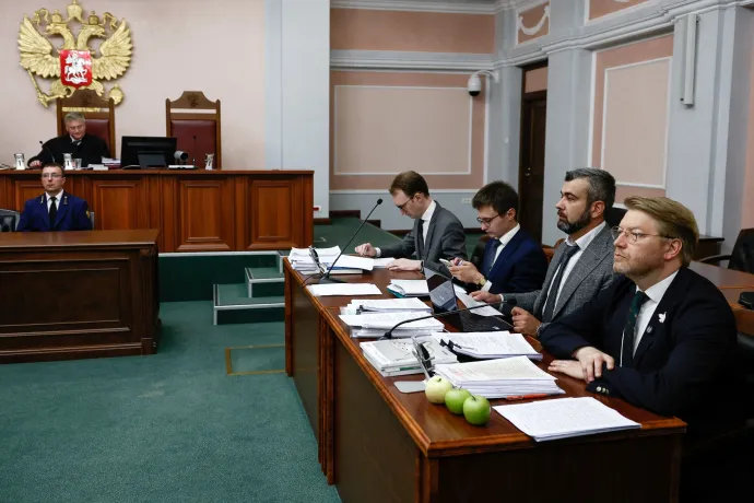 Sokatmondó, hogy előbb startvonalhoz állhattak, majd mégis elkaszálta őket a Kreml