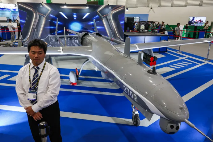 Tajvani–amerikai fejlesztésű Albatross II támadó és felderítő drón a Taipei Aerospace & Defense Technology Exhibition kiállításon, Tajpejben, 2025. szeptember 19-én – Fotó: Daniel Ceng / Anadolu / AFP
