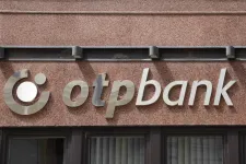 Órákon át döcögött az OTP-nél a kártyás fizetés