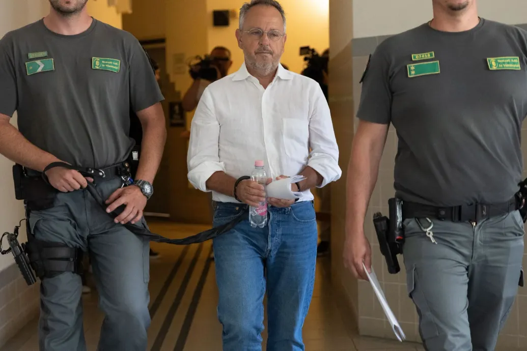 Szentmisét tartottak az NKA-ügy miatt börtönben ülő Bús Balázsért, az imádságon Hankó Balázs is részt vett