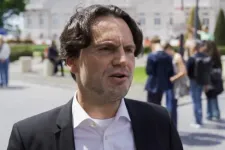 Havasi Bertalan: Péter! Mondom, mi lesz, holnapig várom a pénzt!