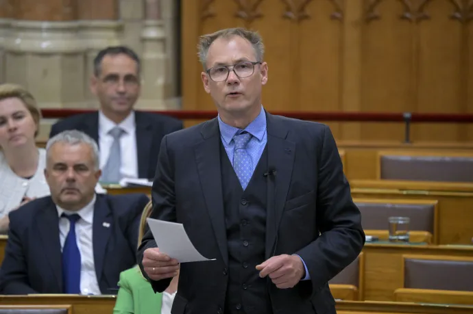 Kulcsár Krisztián, a Tisza Párt képviselője felszólal a Magyarország Alaptörvényének tizenhetedik módosításáról szóló törvényjavaslat vitájában az Országgyűlés rendkívüli ülésén 2026. július 7-én – Szigetváry Zsolt / MTI