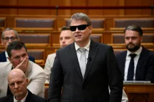 Orbán government may have ordered asbestos-contaminated containerized boilers for social institutions, minister files complaint