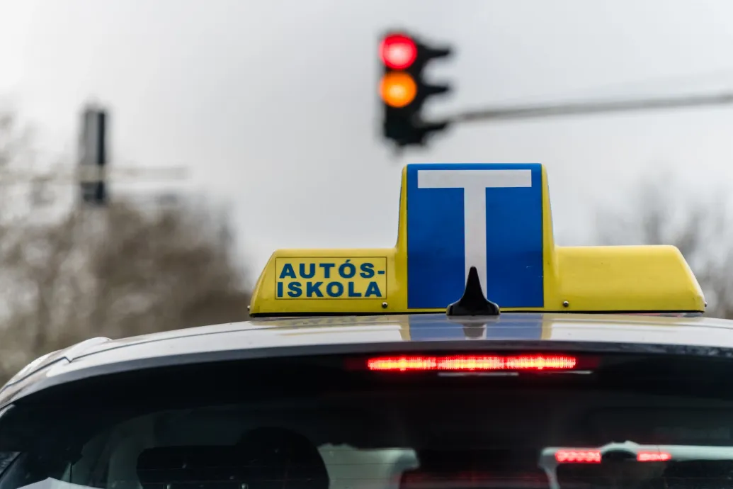 Kétszer is más helyett próbált forgalmi vizsgát tenni egy autósoktató Kecskeméten, mindkétszer megbukott