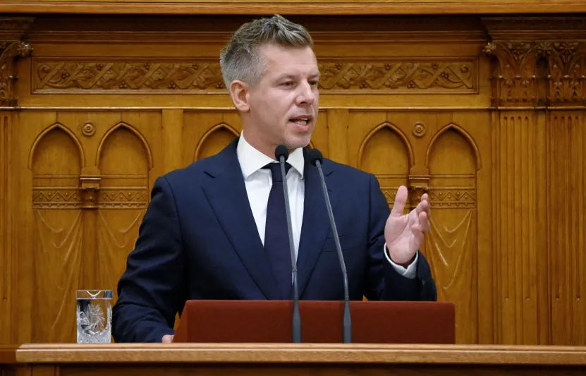 Magyar Péter felszólította azokat a civileket, akik szerinte jogosulatlanul kaptak állami támogatást, hogy még ma fizessék vissza