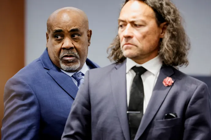 Duane Davis és ügyvédjével, Michael Sanft a tárgyaláson – Fotó: Steve Marcus / Pool / Reuters