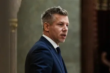 Magyar Péter a Tisza-szigeteknek: Lehet, hogy volt itt félreértés, mi csak hagyni akartunk titeket pihenni