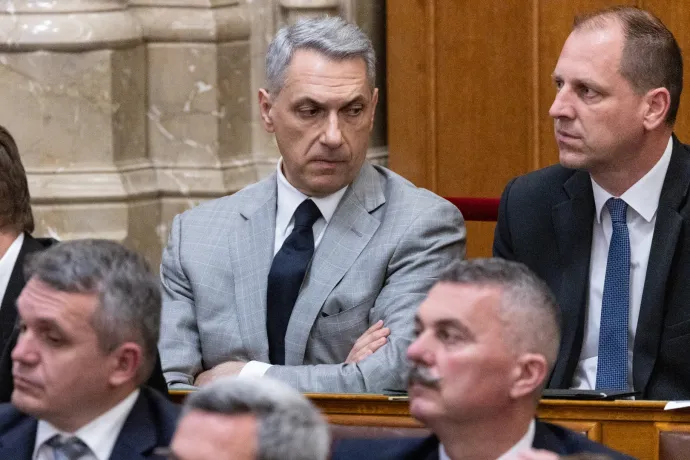 Lázár János lemondott parlamenti képviselői mandátumáról