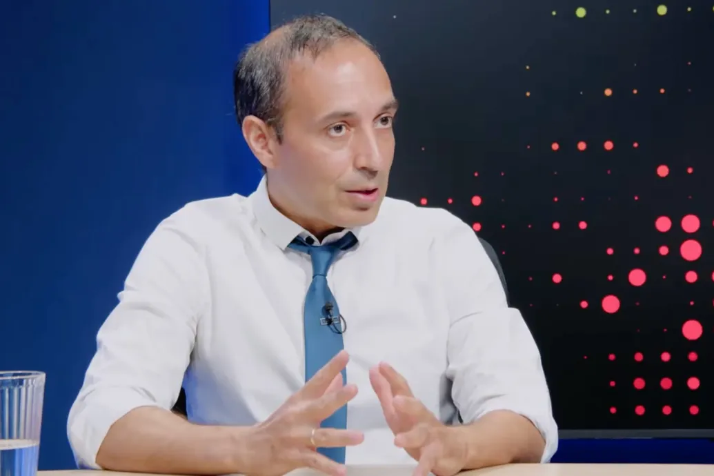 Nem csak Facebook-kormányzás: Magyar Péter egyszerre több szerepet is felvett a kormány első száz napjában