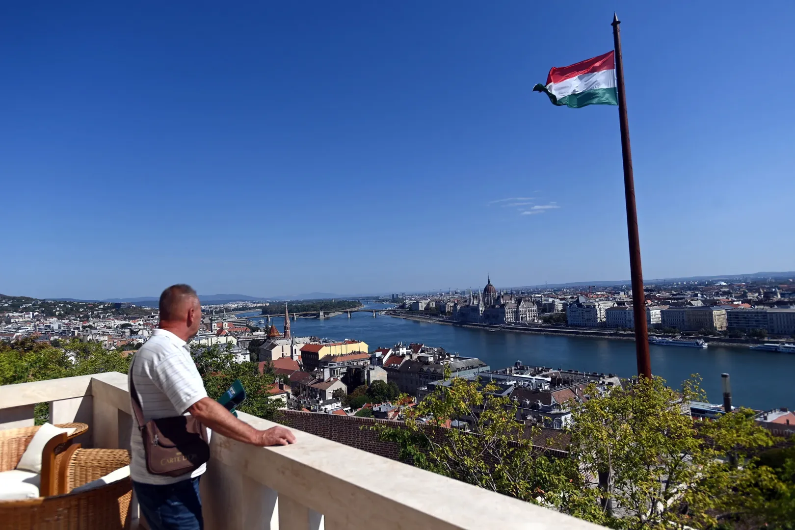 A karmelita kolostorban is nyílt napot tartottak, bárki megnézhette, milyen a panoráma Orbán Viktor egykori irodájából – Fotó: Soós Lajos / MTI