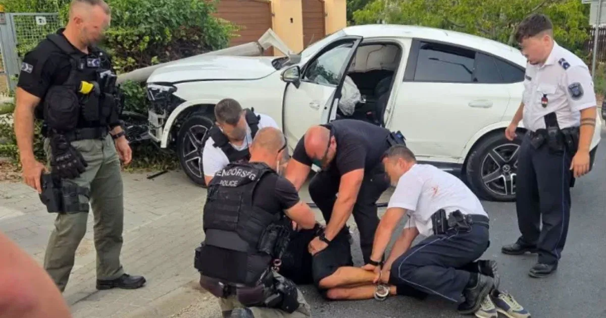 Négy rendőr megsérült, ahogy egy ámokfutó sofőrt elfogtak a Balatonnál Négy rendőr megsérült, ahogy egy ámokfutó sofőrt elfogtak a Balatonnál