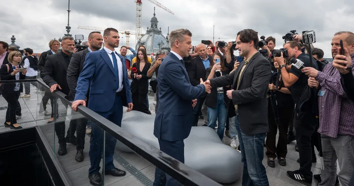 Hivatali visszaélés miatt feljelentést tett Havasi Bertalan a Miniszterelnökség közigazgatási államtitkára ellen