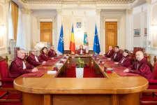 Az alkotmánybíróság elnöke is alkotmányellenesnek tartja a módosítást, amely Dominic Fritz polgármesterségébe kerülhet