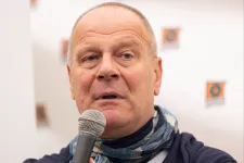 Navracsicsék kezdeményezésének nevén jegyeztek be egy weboldalt még júniusban