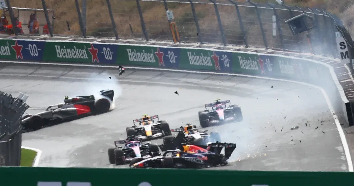 Verstappen nagyot balesetezett Hollandiában, Norris sorban másodszor nyert, de Alonsóé a legnagyobb feltámadás