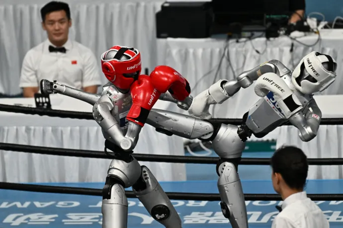 A világrekordot futó robot után vessen egy pillantást az egymást püfölő robotbokszolókra is