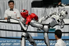 A világrekordot futó robot után vessen egy pillantást az egymást püfölő robotbokszolókra is