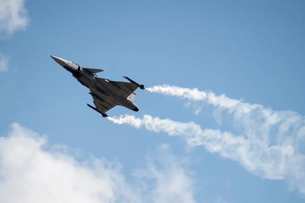 Szolnok mellett lezuhant a magyar honvédség egyik Gripen vadászgépe