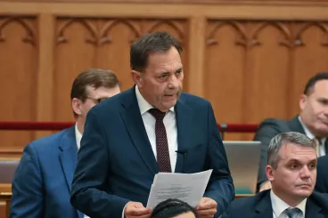 Orbán írta a kérdőívet, amivel felmérik a Fidesz állapotát, állította Pócs János, majd bedobott egy hihetetlen számot