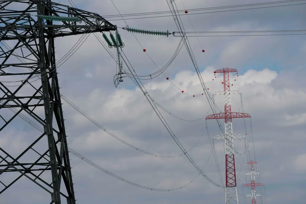 Évi tízmilliárdokat bukik a magyar gazdaság az energiadiplomácia tétlenségén