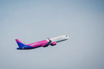 A Wizz Air szívesen átvenné a román állami légitársaság belföldi járatait, a Tarom szerint sértő a felvetés