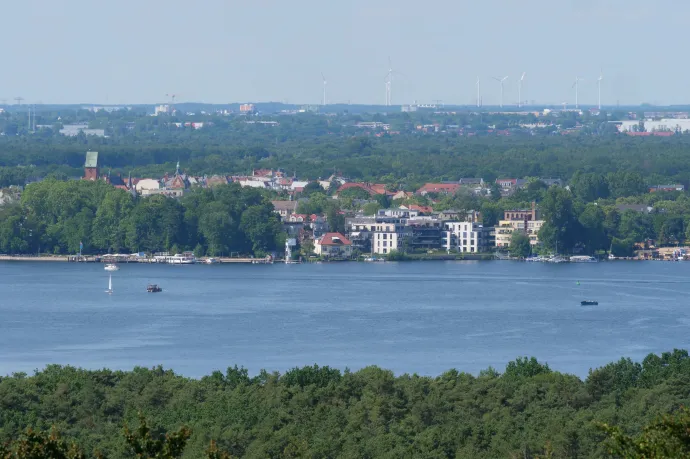 Fegyvereket ásott el Berlinben, gyújtóbombát adott fel Bukarestben a Romániában elfogott orosz ügynök
