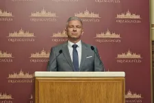 Matolcsyt és fiát is meg akarja hallgatni az MNB-botrányt vizsgáló bizottság