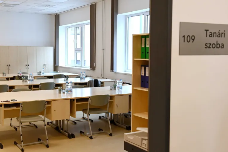 Új szemléletet már hozott a kormány az oktatásba, de pénzt még keveset, pedig arra is nagy szükség lesz