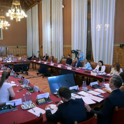 Elgáncsolta a Művelődési Bizottság az ellenzéki pártok Független Közmédia Testületbe ajánlott jelöltjeit